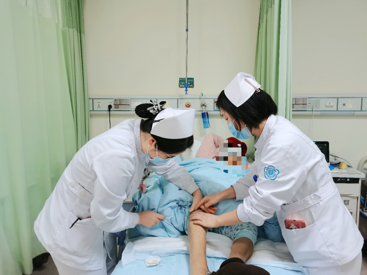 【優(yōu)護(hù)心聲】用專業(yè)守護(hù)生命 以溫情撫慰心靈 黔西南州人民醫(yī)院全科醫(yī)學(xué)科病房的白衣守護(hù)者