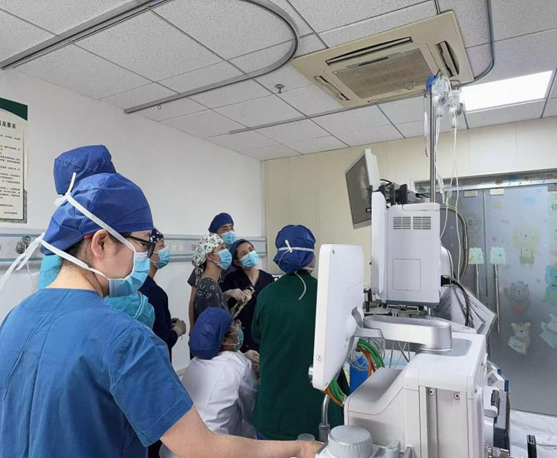 填補技術(shù)空白：我院兒科成功實施支氣管鏡下鈥激光治療嬰幼兒重度喉軟化